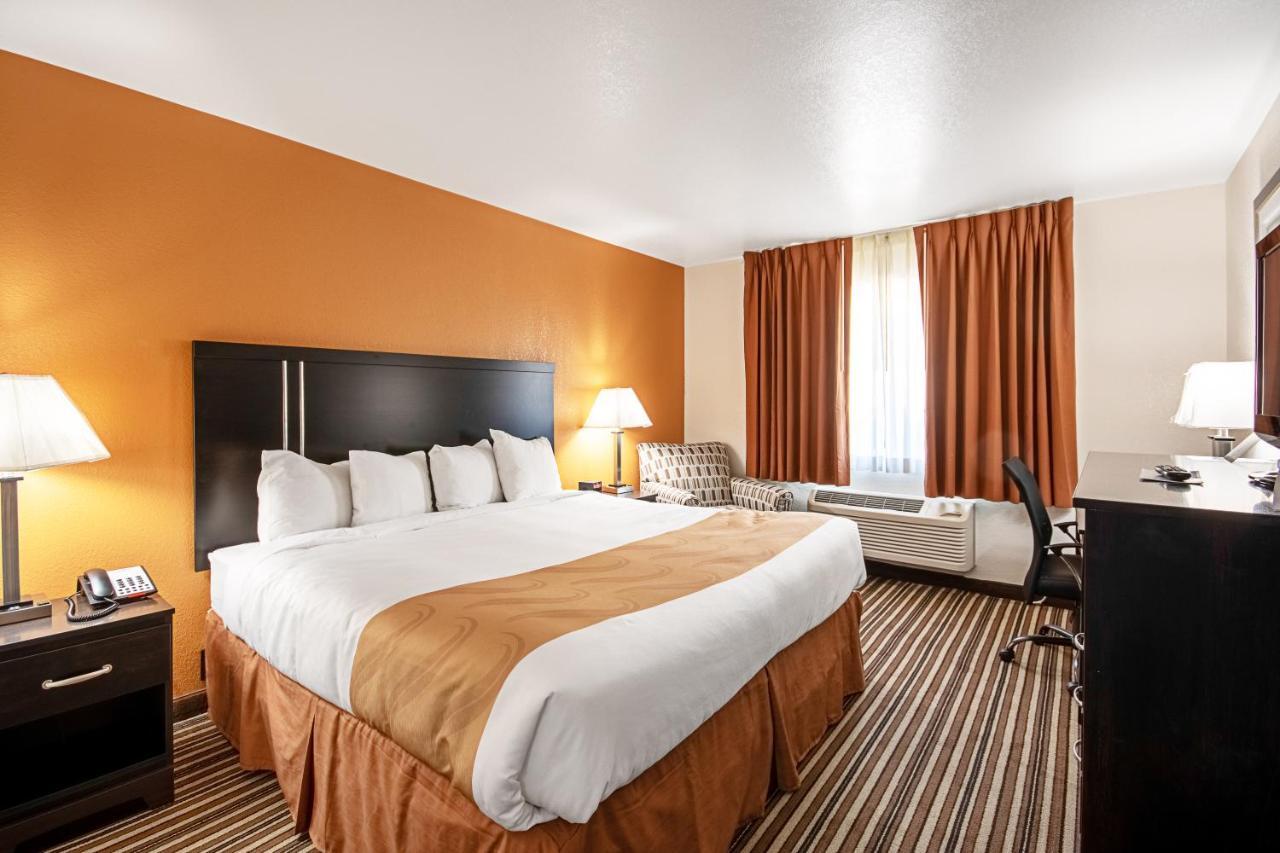Quality Inn Dodge City Zewnętrze zdjęcie